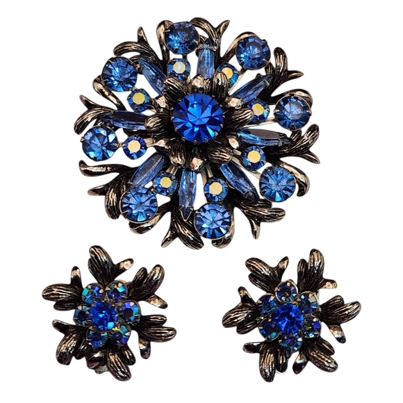 Vintage Jewelry - Selro-Selini Blue Rhinestone Floral & Leaf Motif Demi Parure Brooch & Clip-ons
